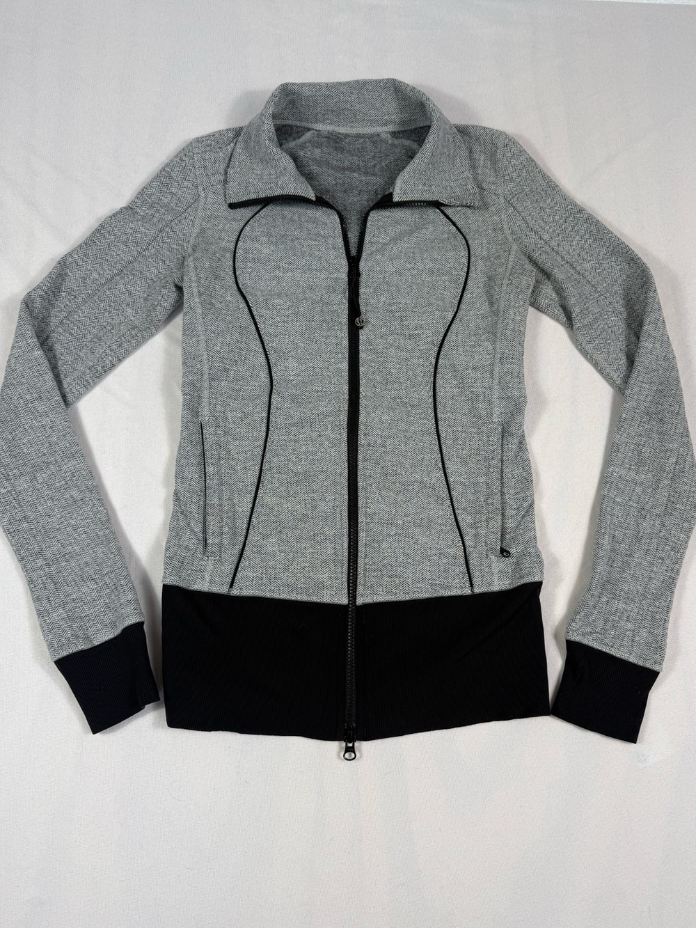 lululemon athletica Gray and Black Herringbone Asana Jacket READ sizing